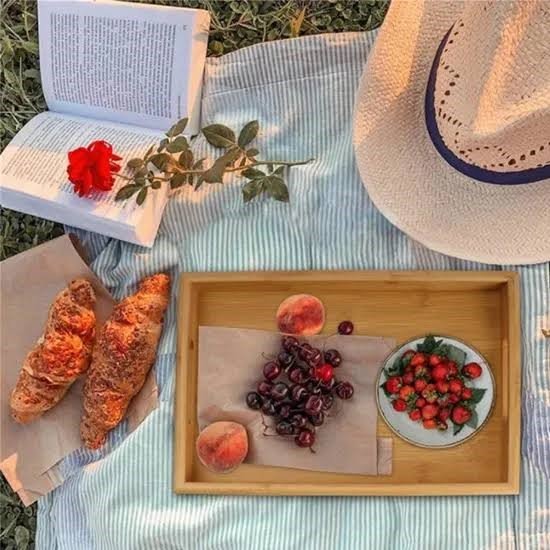 Food-safe sheesham wood serving trays
